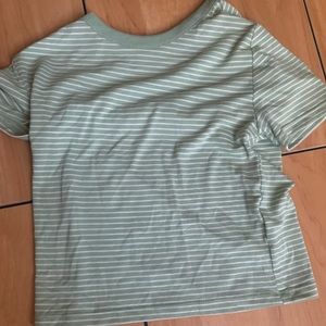 Forever 21 crop short sleeved tee